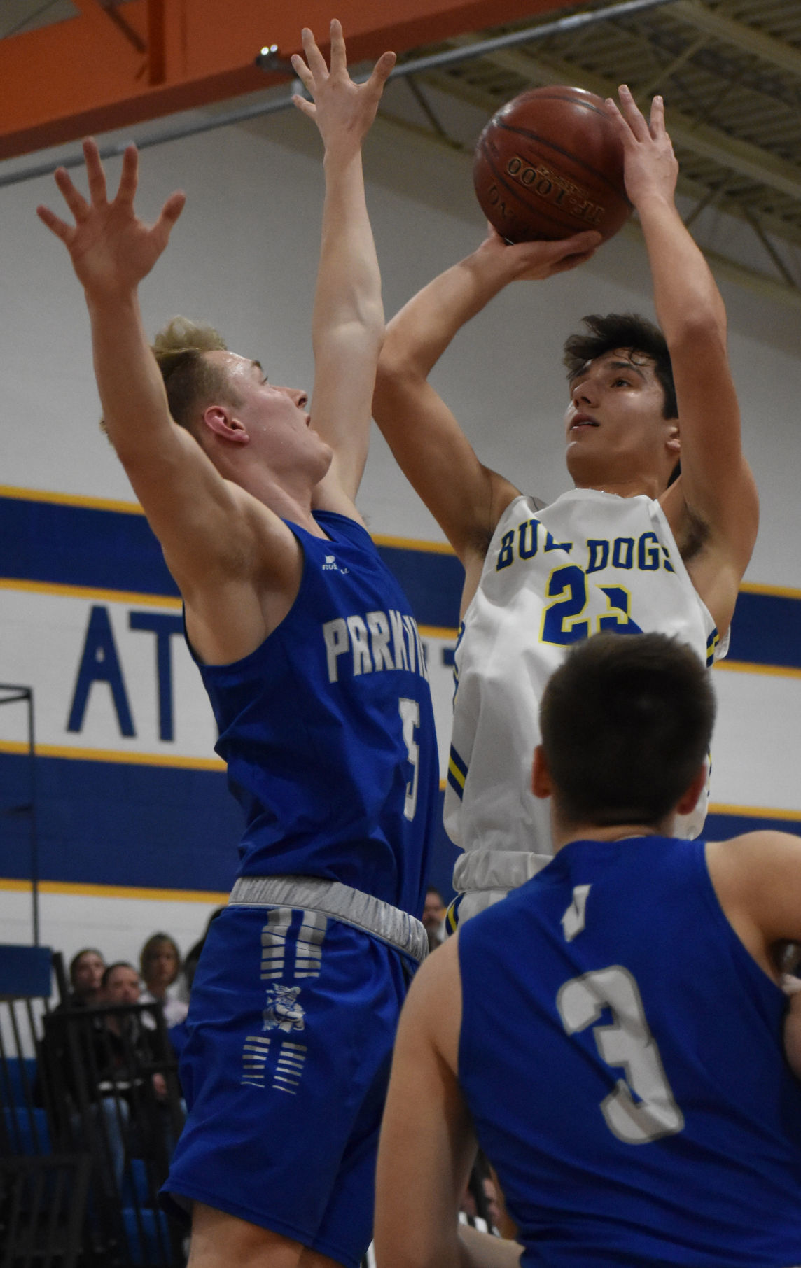 Derek Lindert shot